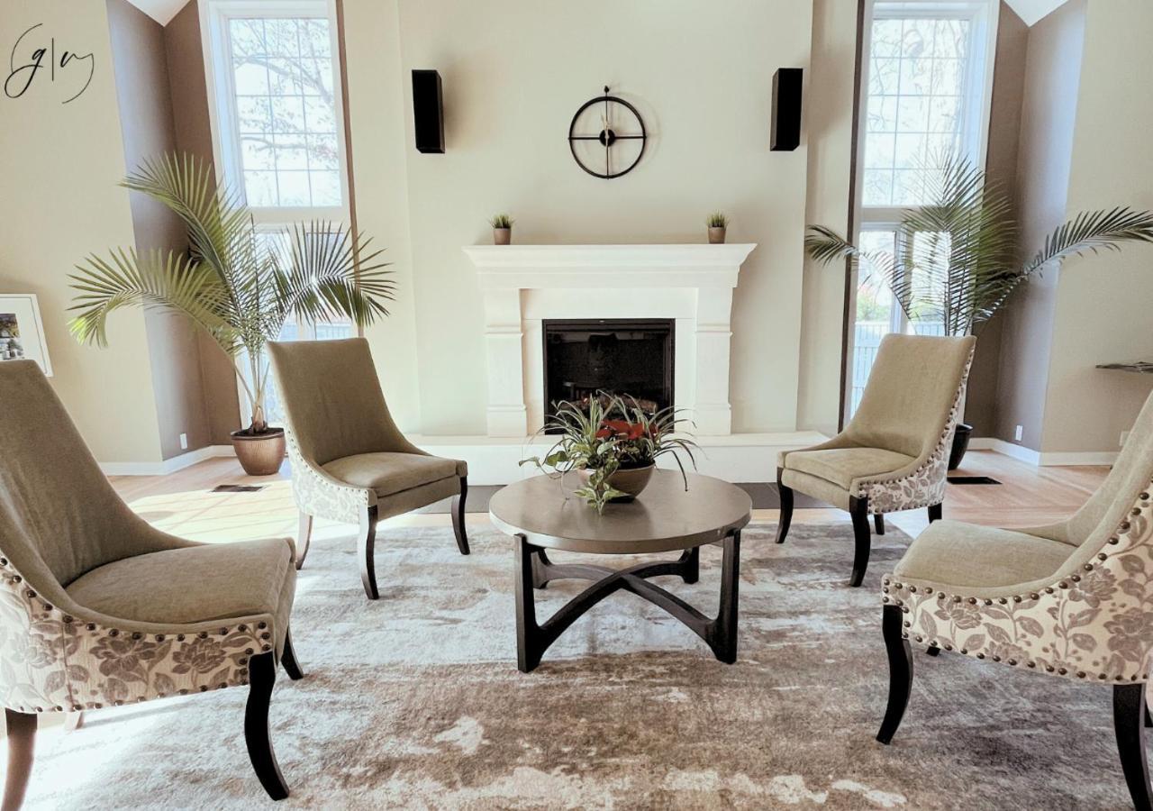 Getaway Villa- 3 Mins To Mohegan- Fully Stocked With Two Full Beds & Fireplace- Jacuzzi, Saltwater Pools, Sauna Norwich Extérieur photo