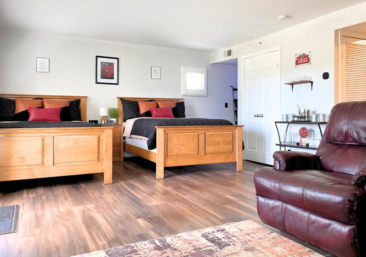 Getaway Villa- 3 Mins To Mohegan- Fully Stocked With Two Full Beds & Fireplace- Jacuzzi, Saltwater Pools, Sauna Norwich Extérieur photo